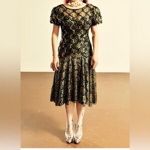 VINTAGE HW COLLECTIONS Chic Black and Gold Lace Midi Dress